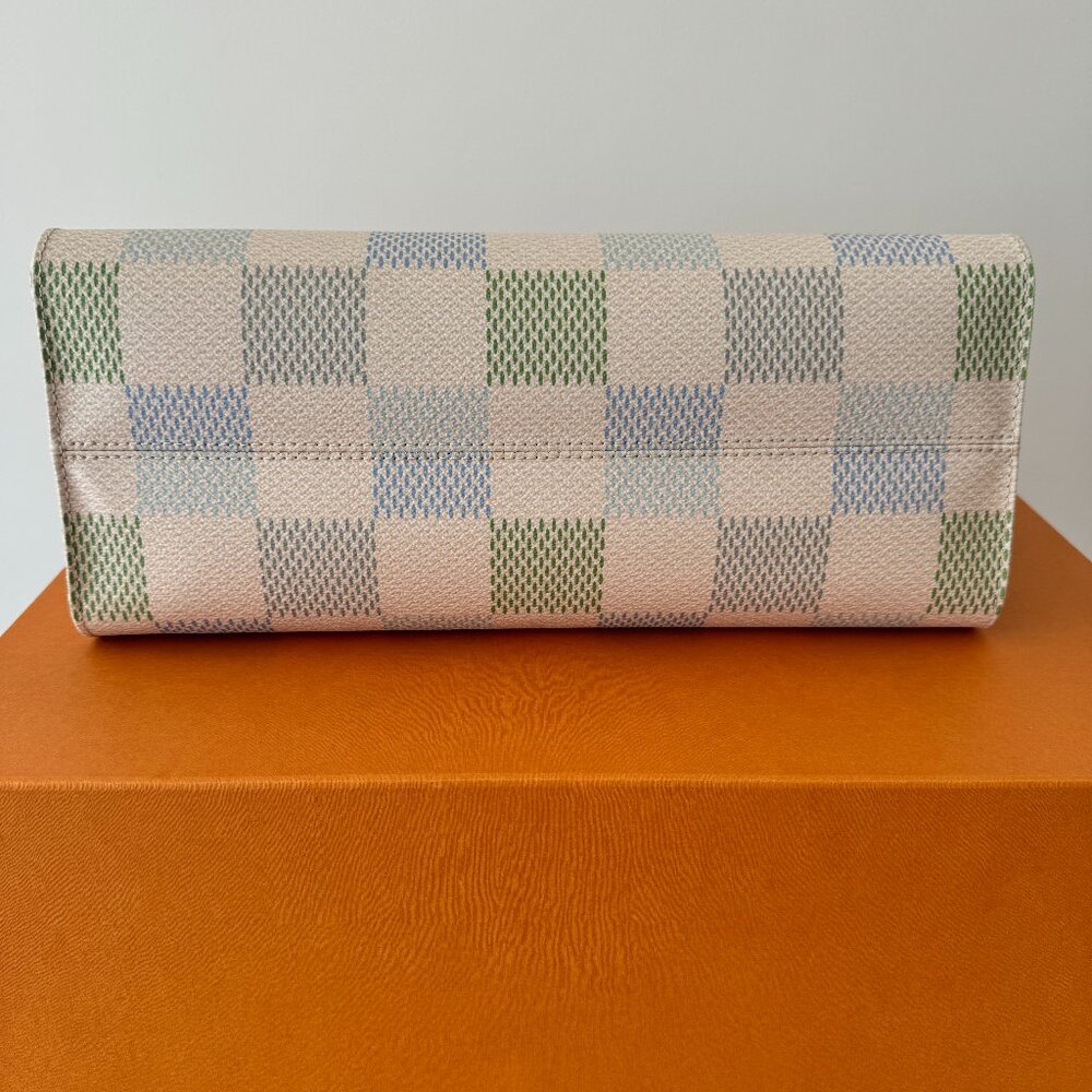 LOUIS VUITTON OnTheGo MM Damier Canvas in Pistache *NEW* - Picture 5 of 12